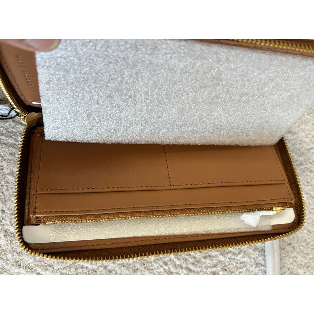 NWT Marc Jacobs The Wallet Brown 3/4 Zip Pebbled leather Wallet #72894 - Picture 4 of 8